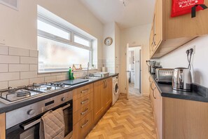 Farman Road, Coventry - Host & Stay