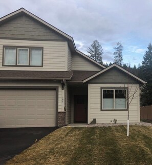 185 Oakmont Loop