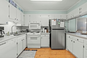 A fully stocked kitchen makes meal preparation a breeze.