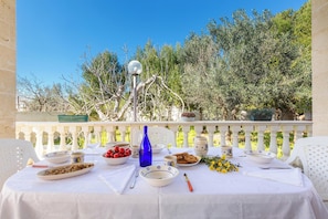 Outdoor dining