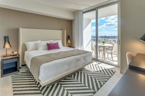 The comfy master bedroom, where you can have a goodnight sleep and relax!