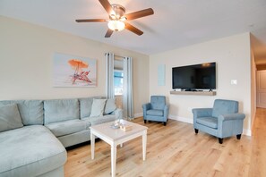 Living Room | Free WiFi
