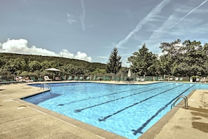 Community Amenities | Seasonal Outdoor Pool
