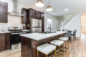 Kitchen | 1st Floor