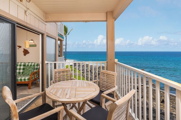 Enjoy watching dolphins and whales (in season) on your absolute ocean front lanai.
