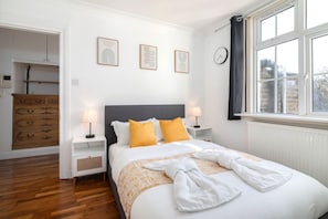 Central london, cosy room, double bed, entire flat