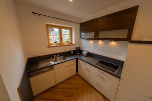 Ferienwohnung mit Terrasse-Küche