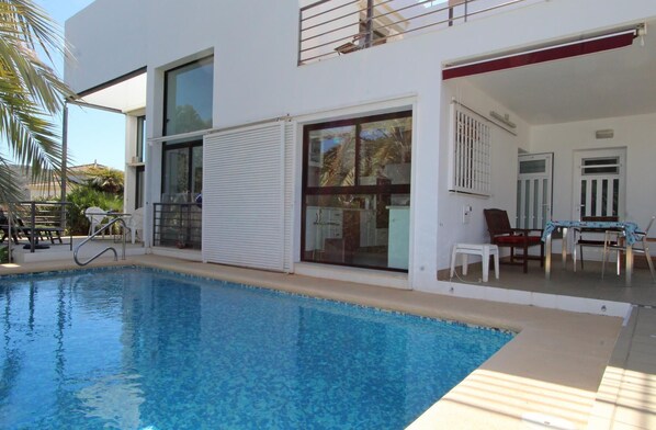 Villa Blanca 4 pax - 1