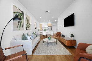 Living Area/Dining Area/Kitchen