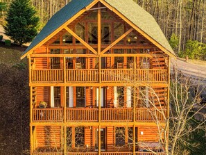 Welcome to Lookout Lodge!
