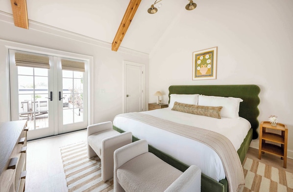 Welcome to your Downtown Charleston rental! Explore all things downtown by foot!