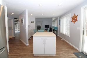 looking toward the dining/family room from kitchen
