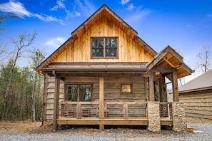 Welcome to The Catahoula Cabin