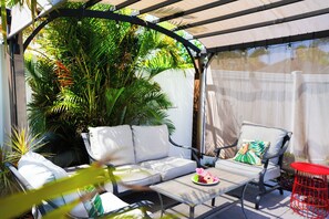 Drinks in the gazebo are a great way to spend an evening.