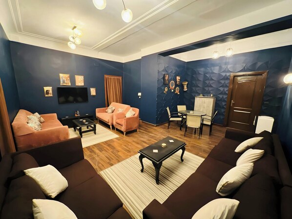 Living room image 1