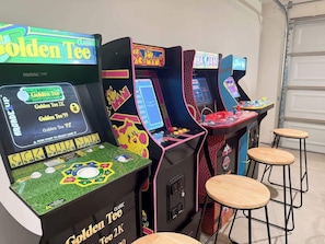 Golden Tee, Ms Pac Man, NBA Jam, The Simpsons
