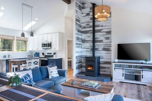 Great room and full kitchen with dining area