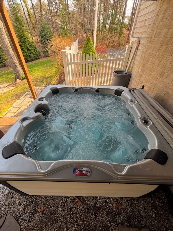 Brand new 6 person hot tub, next to outdoor shower!