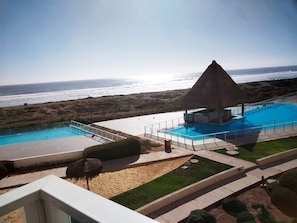 On site,Facade / entrance,Balcony / Terrace,Swimming pool,Beach,View(from property / room),Pool view,Garden view,Lake view,Sea view,Bird's eye view