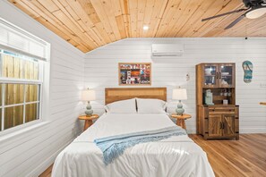 Comfortable Queen bed!