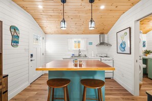 Breakfast bar 