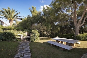 adjoining gardens