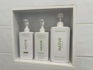 Bathroom amenities
