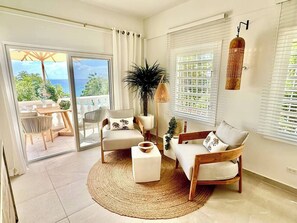 lounge area 