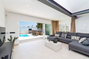 Villa Mia image