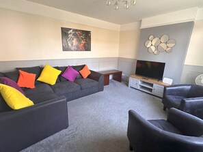 Living Room - Sofa bed - Smart TV - Coffee Table