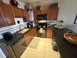 75 7th Kitchen