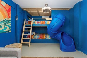 A wave-themed room, a kid’s dream zone!