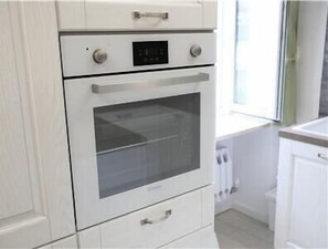 Oven