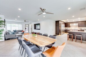 Interior | Dining Area | Kitchen