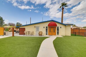 Property Exterior | Single-Story Home | Backyard Oasis