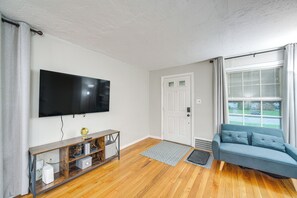Living Area | Sleeper Sofa | 1st Floor