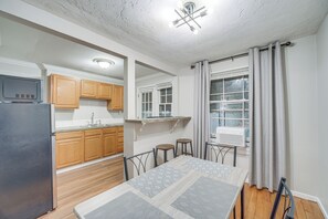 Dining Area | Kitchen