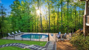 Your private pool is surrounded by forest, offering total peace and plenty of sunshine. Soak up the sun on one of our four luxury loung chairs, warm up around the poolside fire pit, or cool off with a dip — you’ll never want to leave.