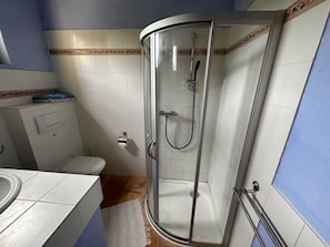 5.5.2-Salle de bain chambre annexe