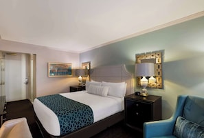 Unit with King bed. Exact unit will be assigned upon arrival. Views, colors, and decor may vary.