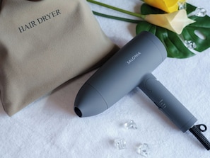 Hair dryer: SALONIA hair dryer in the room