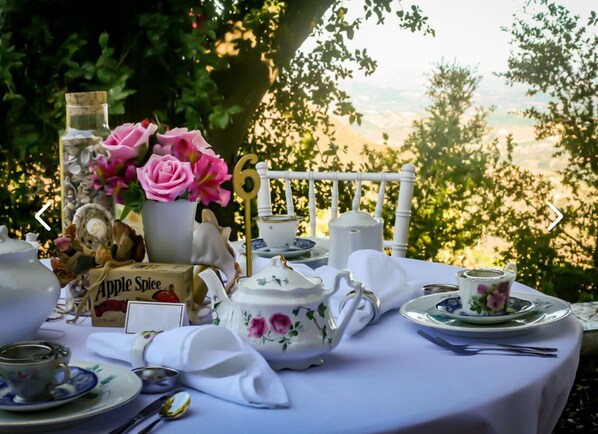 Afternoon Tea everyday. Welcome to the Fancy Farm