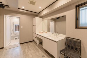 1st floor washroom bathroom