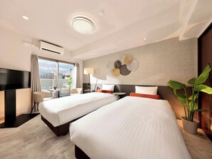 Twin room Size: 25㎡ and up Bedding: 100cm x 200cm x 2 Capacity: 1-2 people