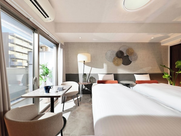 Twin room Size: 25㎡ and up Bedding: 100cm x 200cm x 2 Capacity: 1-2 people