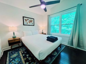 Queen bed (1)