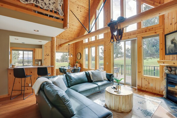 Redmond Vacation Rental | 3BR | 2BA | 1,356 Sq Ft | 3 Steps Required