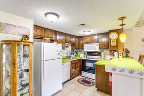 Kitchen | Cooking Basics | Drip Coffee Maker