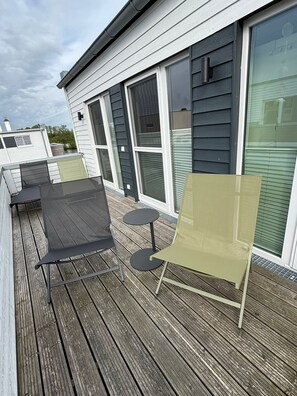 Haus Fritzi - Balkon mit Liegen und Relax-Sesseln