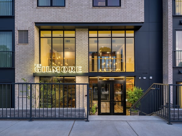 Nestled in the heart of 12 South, The Gilmore is in the midst of Nashville’s best shopping, dining, and nightlife